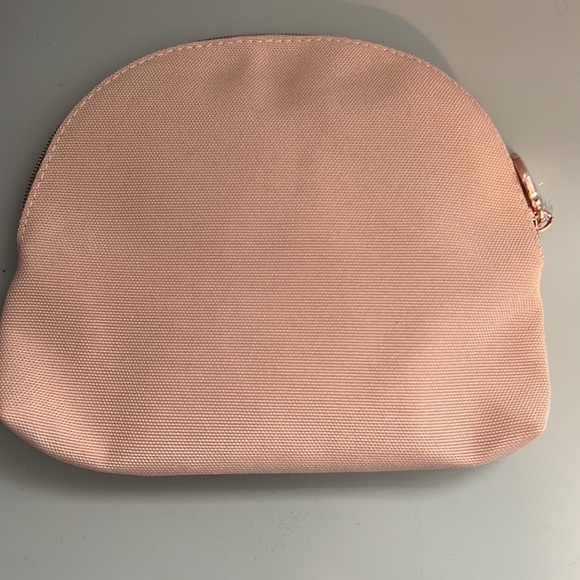 Lip Lab Bag and Bite Beauty Blush. Daycation Whipped Blush in Hibiscus Slush - Picture 7 of 13